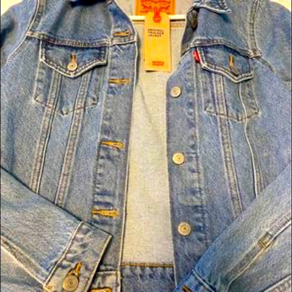 Small women’s Levi Tricker Jacket NWT
